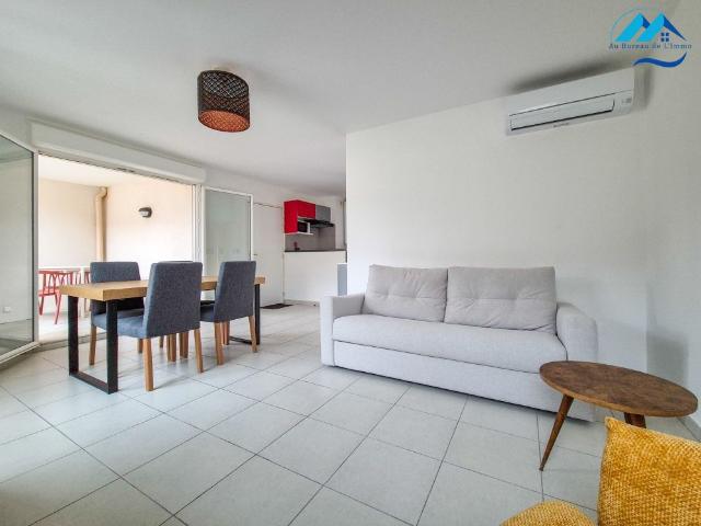 Location Appartement 2 pièces 51m² MARSEILLE 8ème