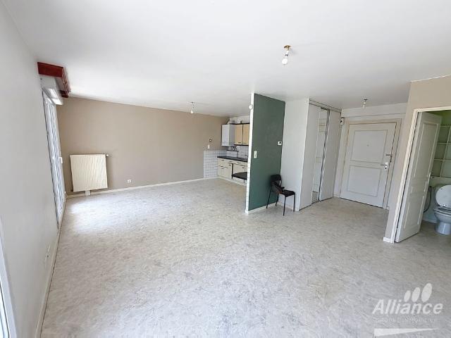 Location Appartement 2 pièces 51m² SOCHAUX 25600