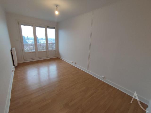 Location appartement 2 pièces, 52.42m², Châteauroux