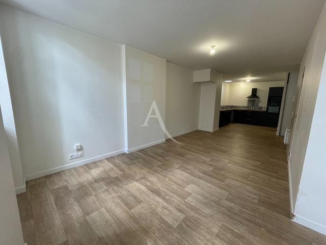 Location appartement 2 pièces, 52.50m², Villeneuve de Marsan