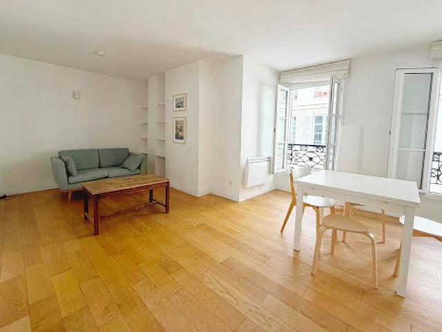 Location Appartement 2 pièces 52.2 m2 Paris 3ème