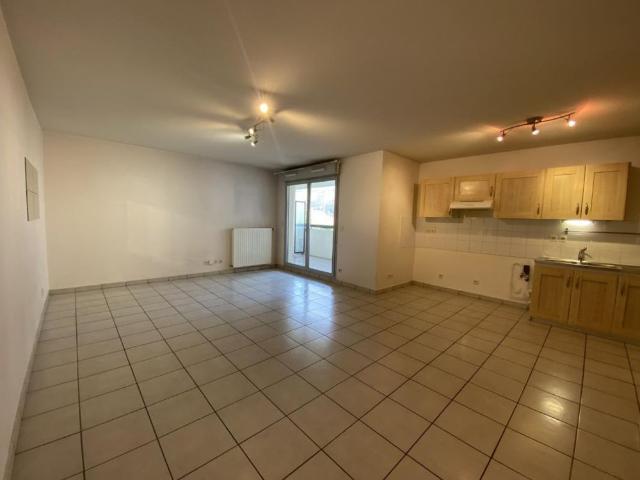 Location Appartement 2 pièces 52m² CHALLES LES EAUX 73190