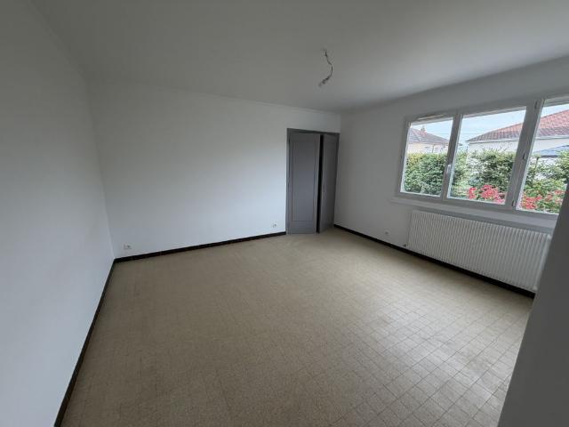 Location Appartement 2 pièces 52m² FEURS 42110