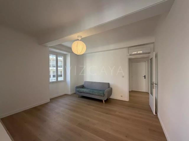 Location Appartement 2 pièces 52m² NICE 06000