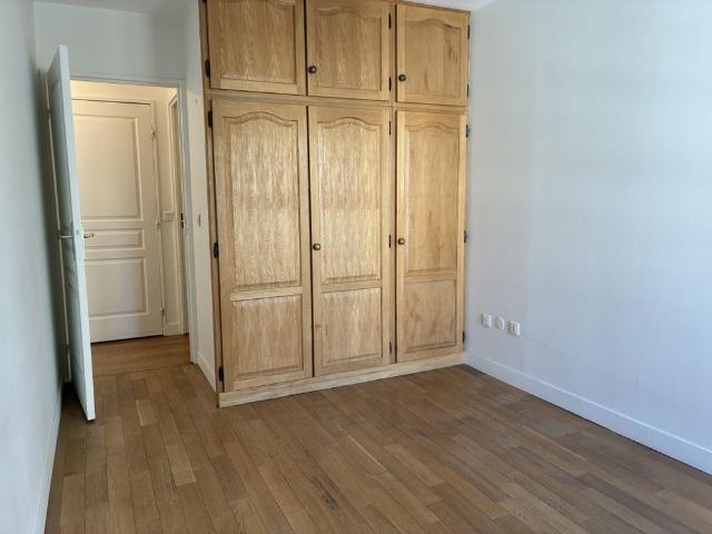 Location Appartement 2 pièces 52m² PARIS 15ème
