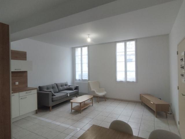 Location Appartement 2 pièces 52m² ROCHEFORT 17300