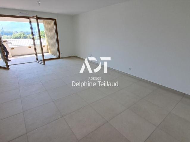 Location Appartement 2 pièces 52m² VOIRON 38500
