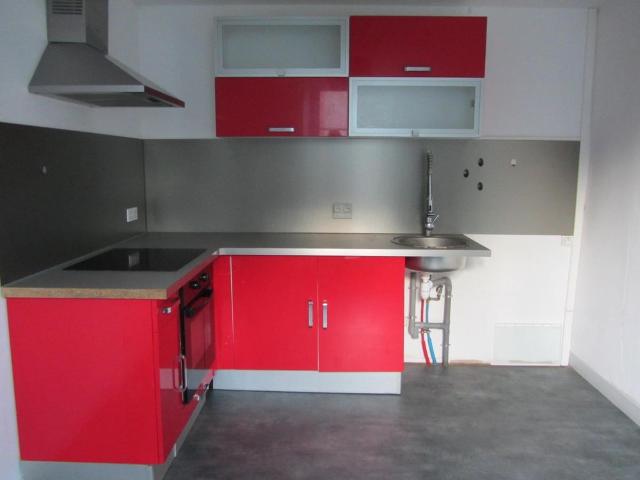 Location Appartement 2 pièces 52m² YDES 15210