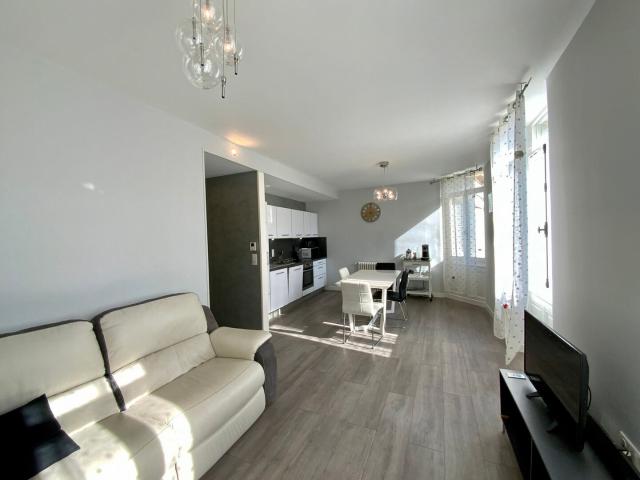 Location appartement 2 pièces, 57.66m², Jonzac
