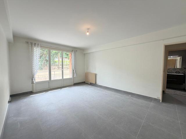 Location appartement 2 pièces, 57.00m², Reims