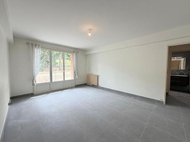 Location appartement 2 pièces, 57.00m², Reims