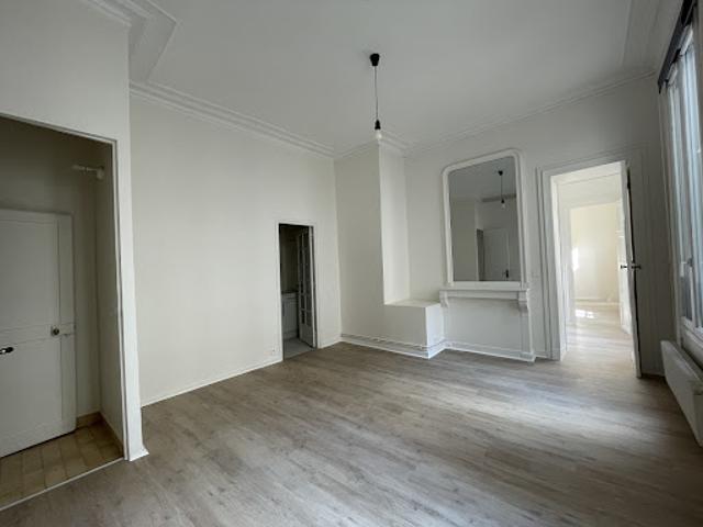Location Appartement 2 pièces 57.04 m2 Paris 9ème