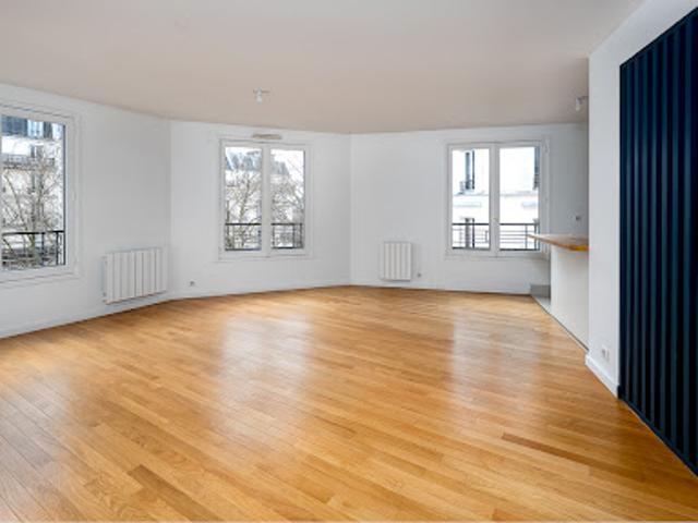 Location Appartement 2 pièces 57 m2 Paris 18ème