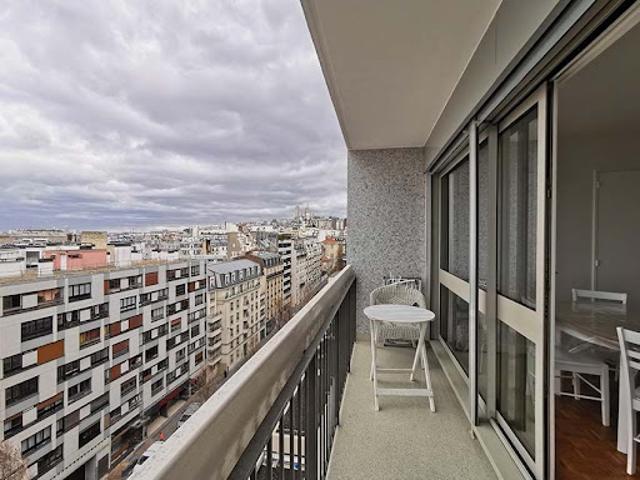 Location Appartement 2 pièces 57 m2 Paris 18ème
