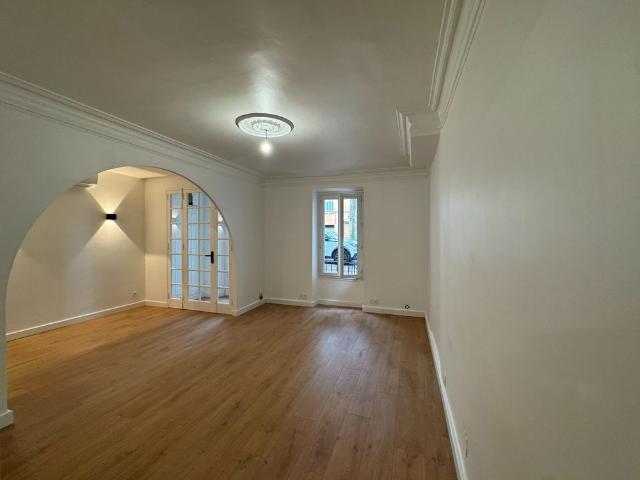 Location Appartement 2 pièces 57m² LE MUY 83490