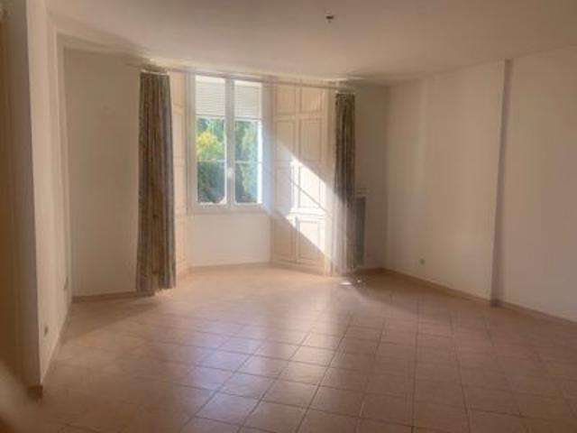 Location Appartement 2 pièces 54m² PIGNANS 83790