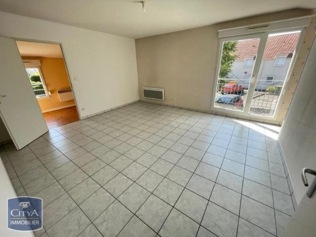 Location Appartement 2 pièces 54m² VILLEBAROU 41000