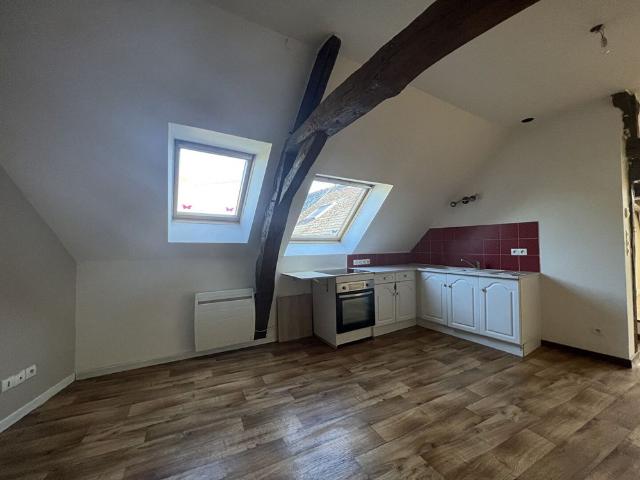 Location appartement 2 pièces, 55.90m², Loury