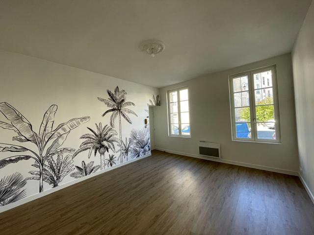 Location appartement 2 pièces, 55.00m², Fontenay le Comte