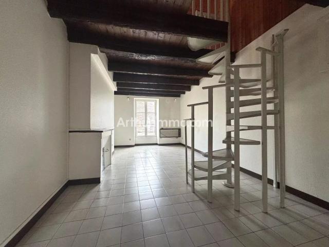 Louer appartement de 2 pièces 55 m² 505 € à Dole 39100: une annonce Arthurimmo.com