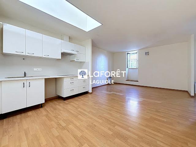 Location Appartement 2 pièces 55 m2 Laguiole