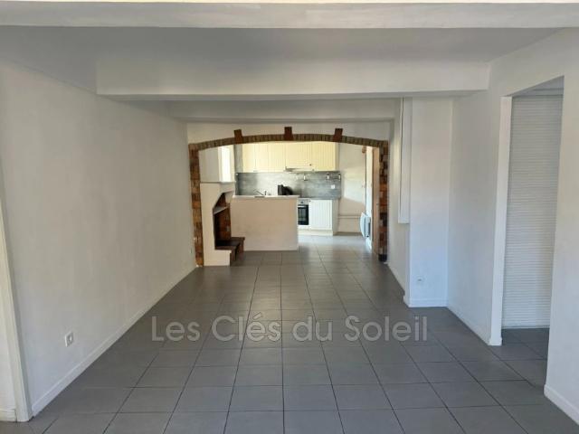 Location appartement 2 pièces 55 m² Solliès Toucas