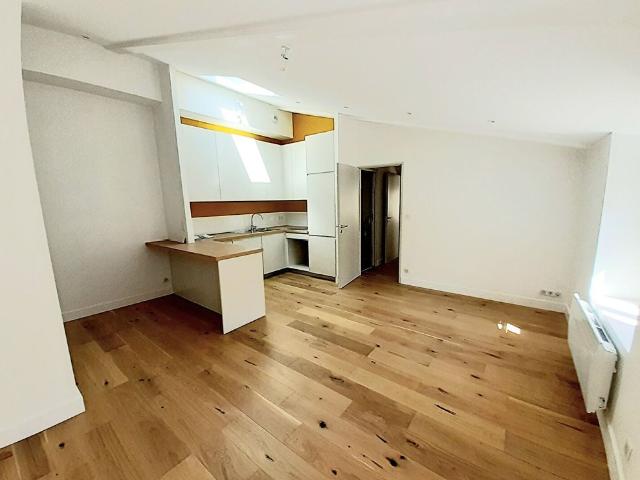 Location Appartement 2 pièces 55m² BORDEAUX 33000