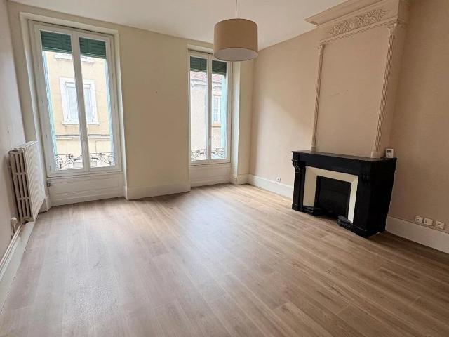 Location Appartement 2 pièces 56 m2 à Valence