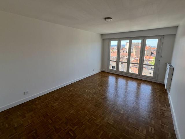 Location Appartement 2 pièces 56m²