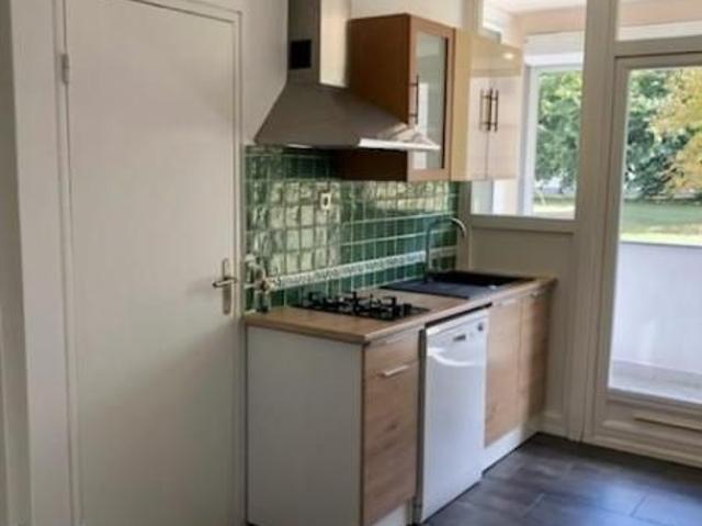 Location Appartement 2 pièces 56m² BRUGES 33520
