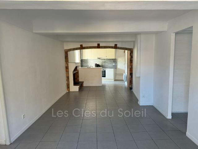 Location Appartement 2 pièces 56m² SOLLIES TOUCAS 83210