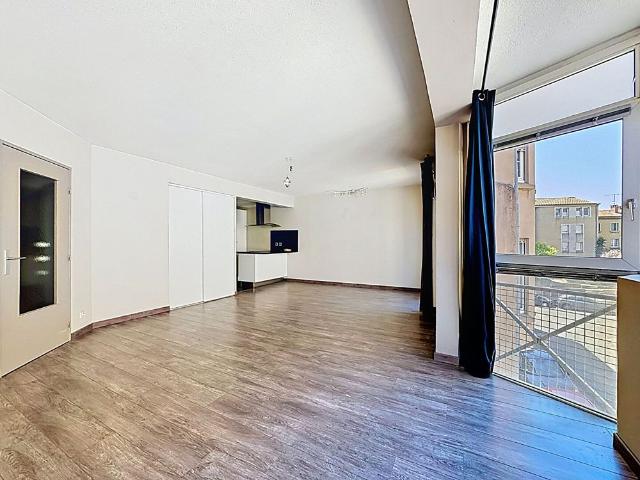 Location appartement 2 pièces, 58.00m², Avignon