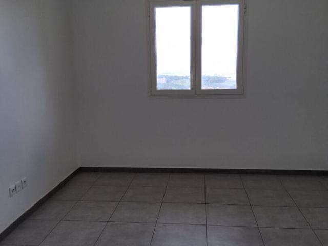 Location appartement 2 pièces, 58.00m², Fort de France