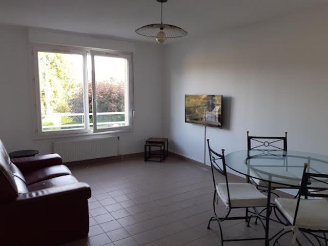 Location Appartement 2 pièces 58 m2 Poule les Echarmeaux