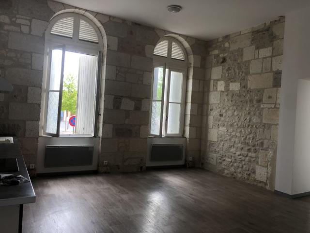 Location Appartement 2 pièces 58m² LA ROCHE CHALAIS 24490