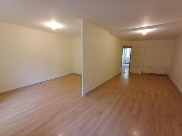 Location Appartement 2 pièces 58m² MILLAU 12100