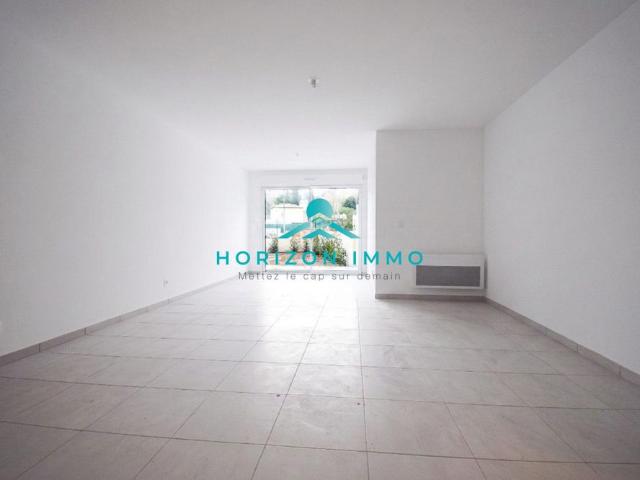 Location Appartement 2 pièces 58m² ST LAURENT DU VAR 06700