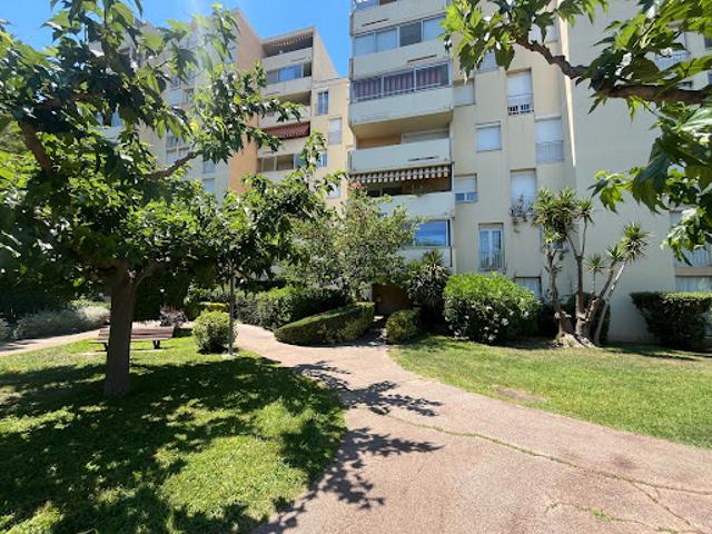 Location Appartement 2 pièces 59 m2 Marseille 8ème