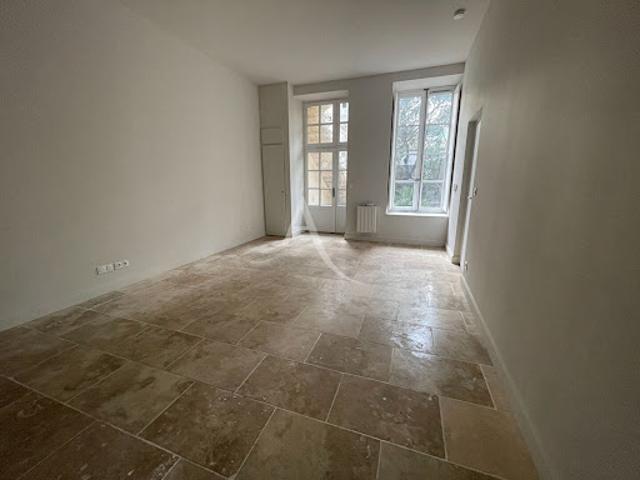 Location Appartement 2 pièces 59 m2 Nimes
