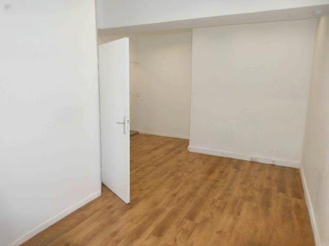 Location Appartement 2 pièces 63 m2 Paris 20ème
