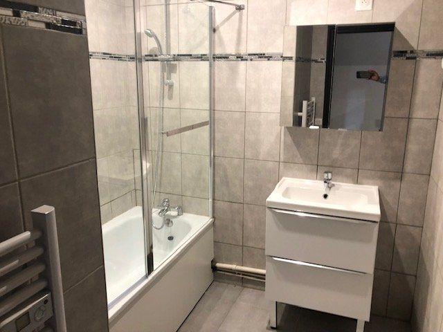 Location Appartement 2 pièces 63m²