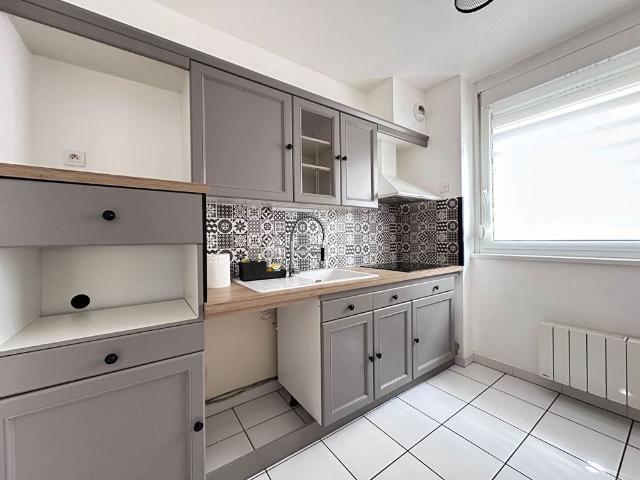 Location appartement 2 pièces, 60.44m², Reims