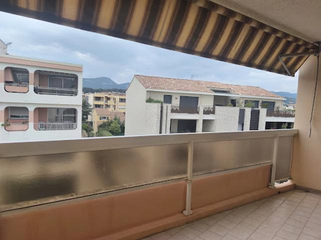 Location Appartement 2 pièces 60.98 m2 Sanary sur Mer