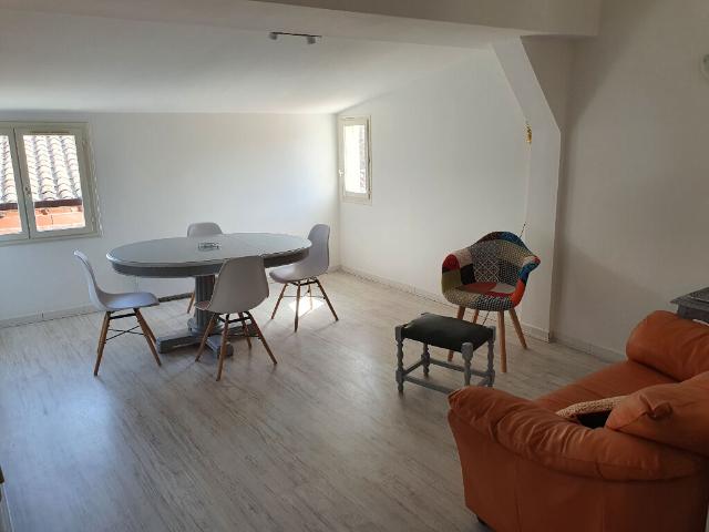 Location appartement 2 pièces, 60.00m², Limoux