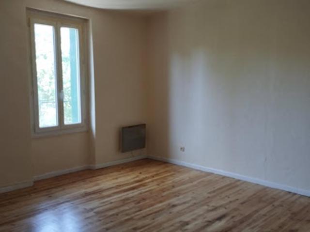 Location Appartement 2 pièces 60 m2 Cransac
