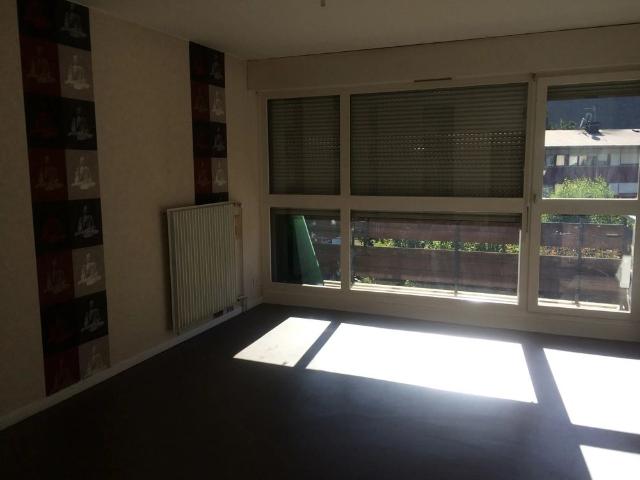 Location Appartement 2 pièces 60m² SALLANCHES 74700