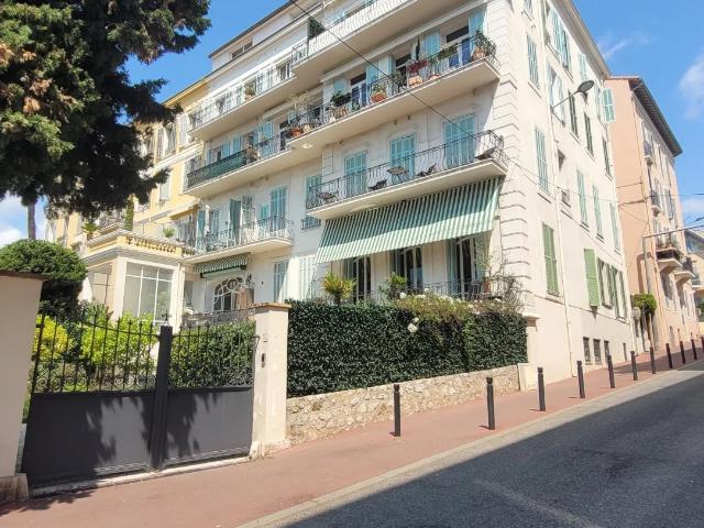 Location Appartement 2 pièces 62m² CANNES 06400