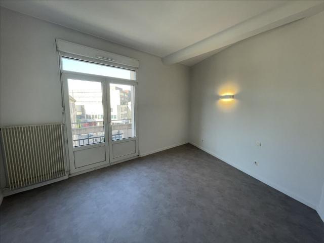 Location Appartement 2 pièces 67m²
