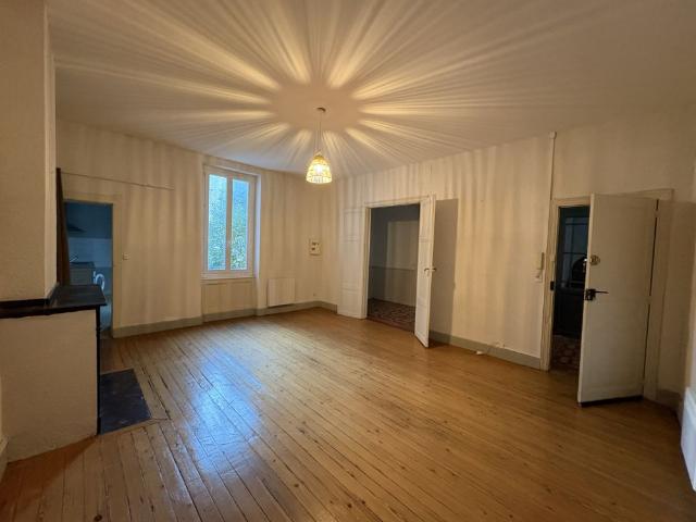 Location Appartement 2 pièces 67m² CASTELNAUDARY 11400