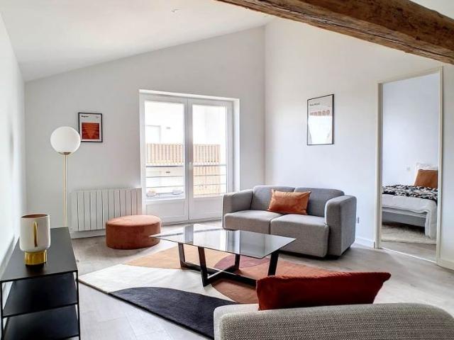 Location Appartement 2 pièces 64m²